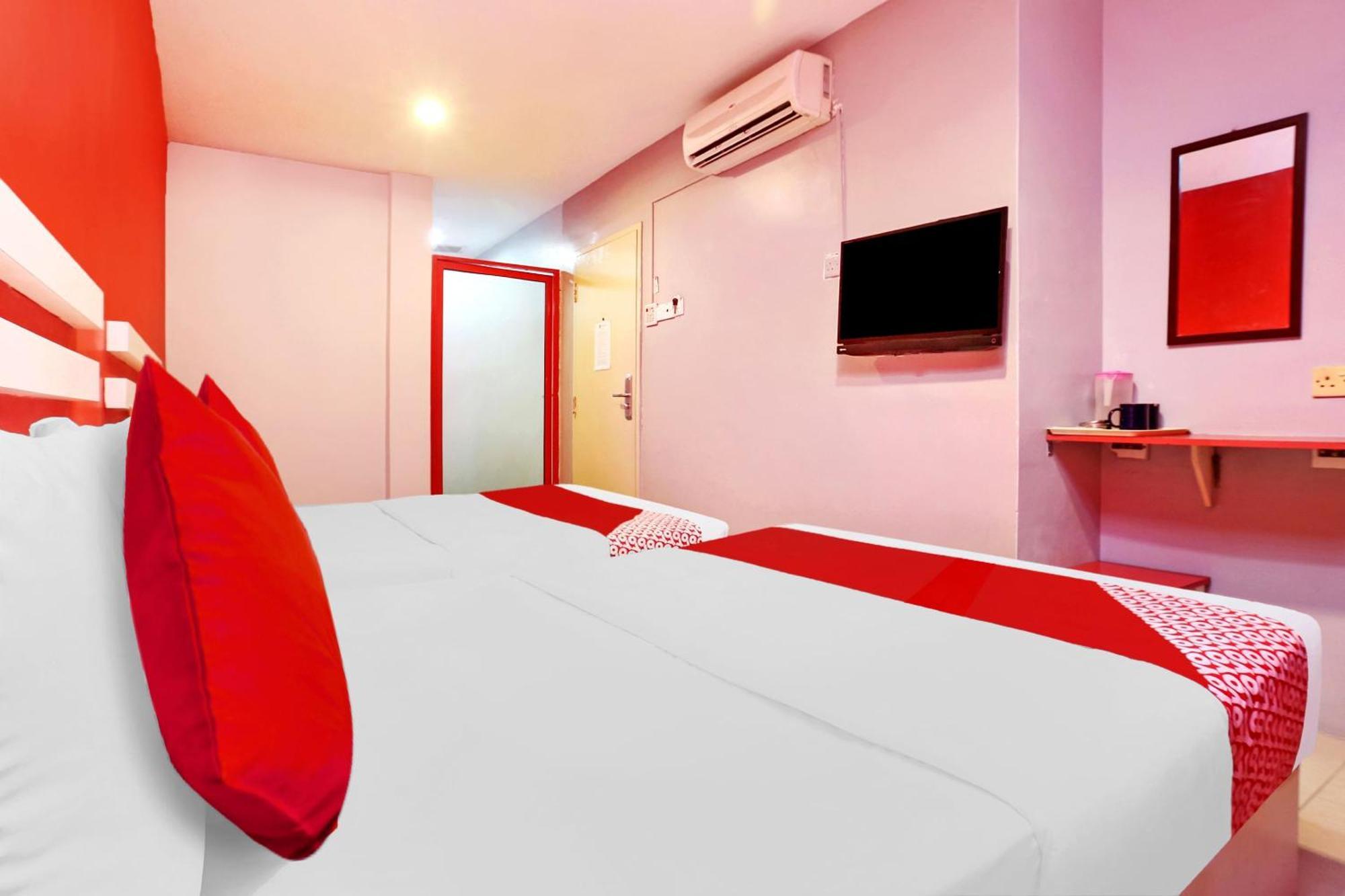 Oyo 89654 My New Home Hotel グア・ムサン エクステリア 写真